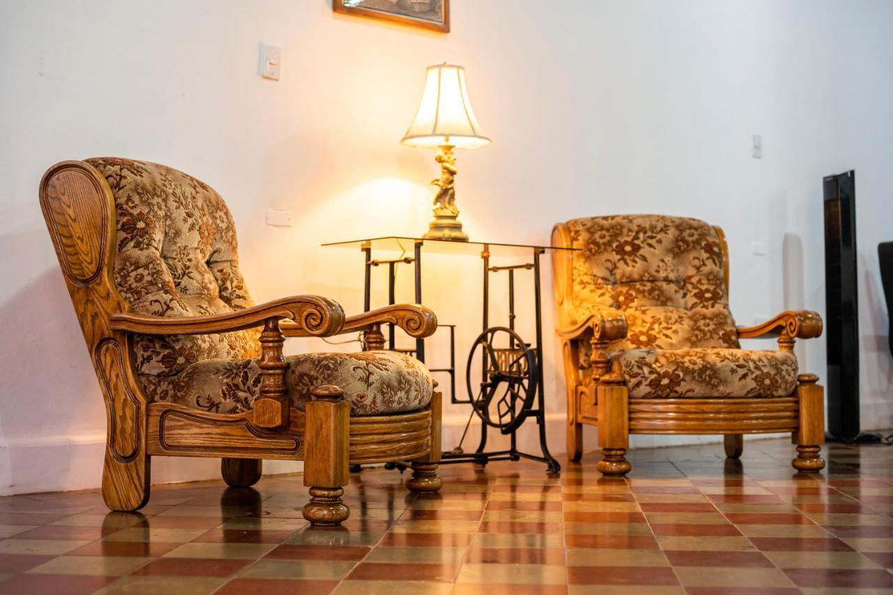 Hostal Victoria Granada Exterior photo
