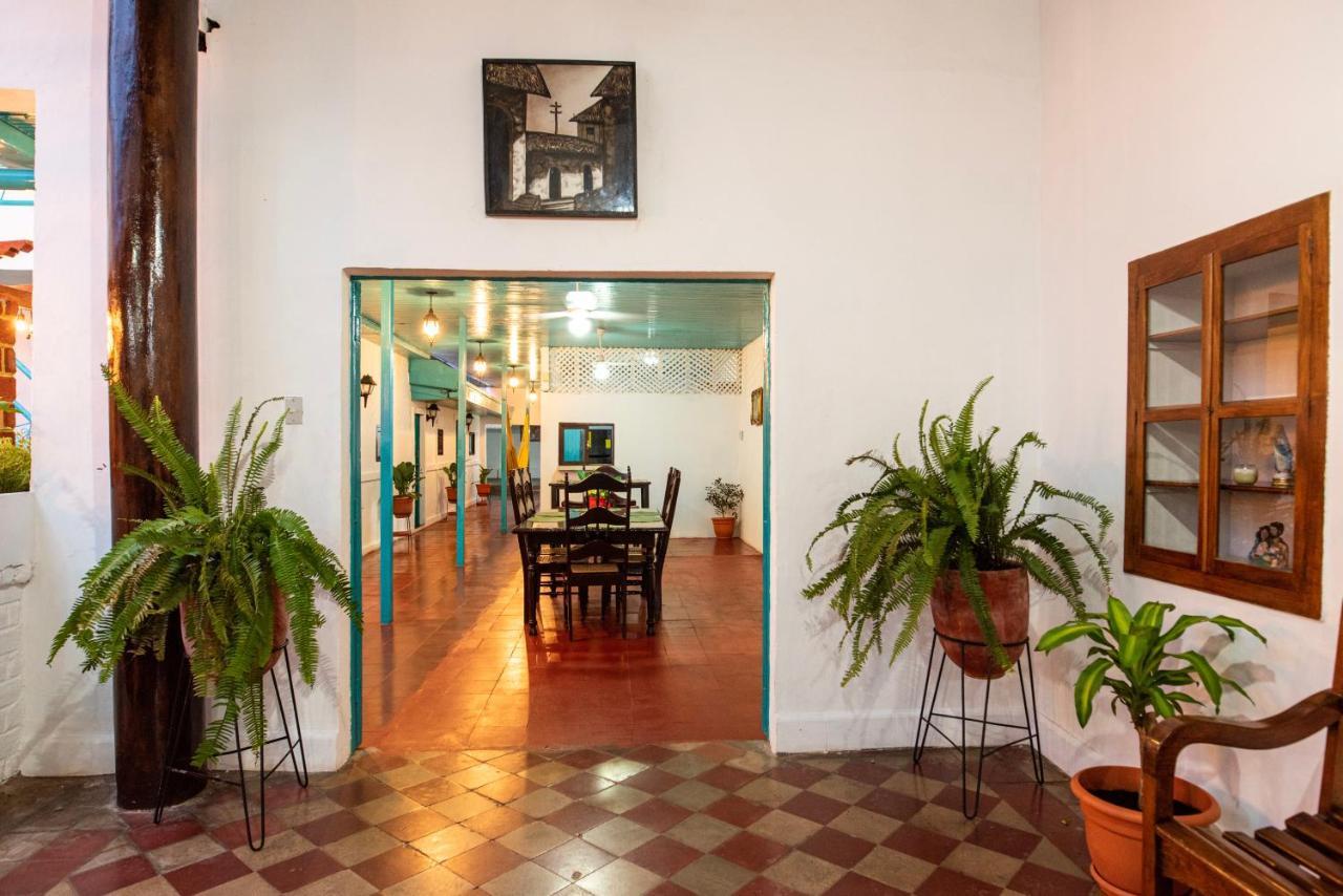 Hostal Victoria Granada Exterior photo