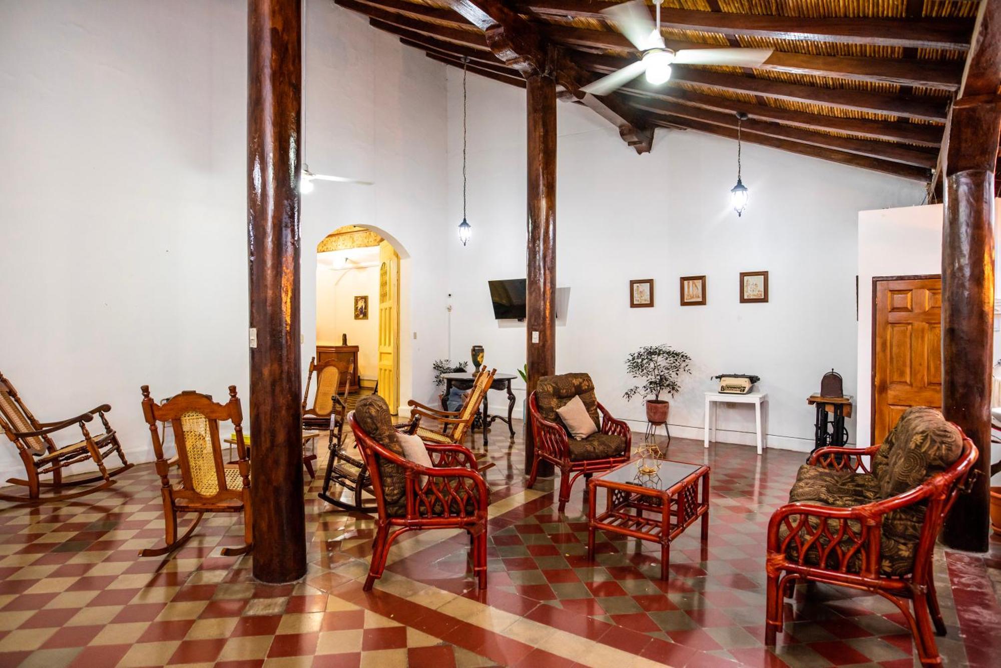Hostal Victoria Granada Exterior photo