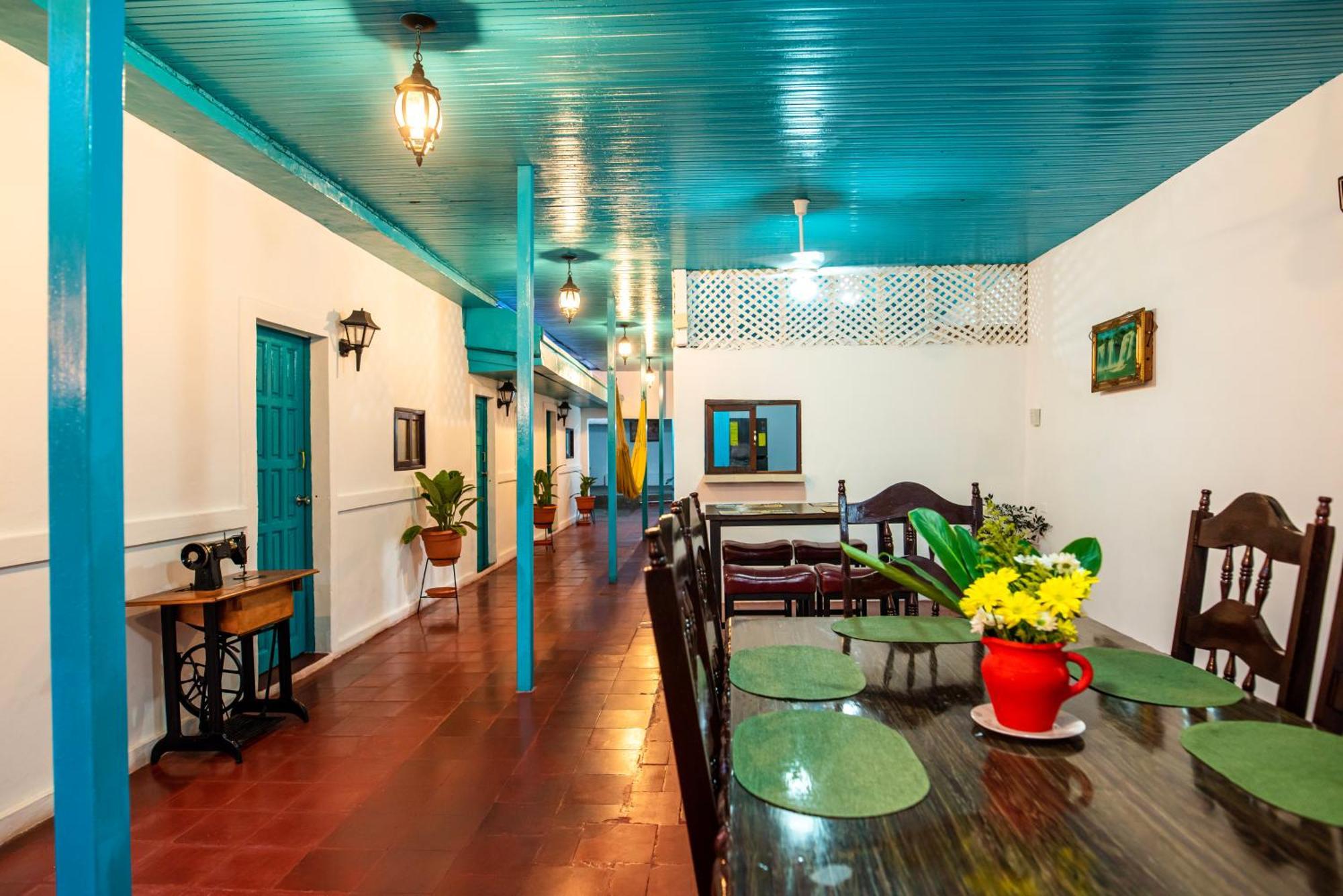 Hostal Victoria Granada Exterior photo